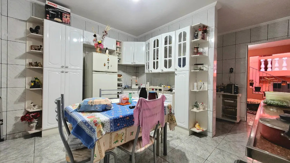 Casa, 5 quartos, 218 m² - Foto 4