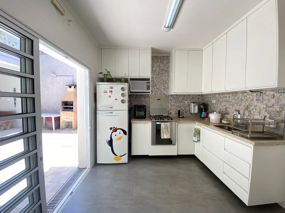 Casa, 3 quartos, 256 m² - Foto 1
