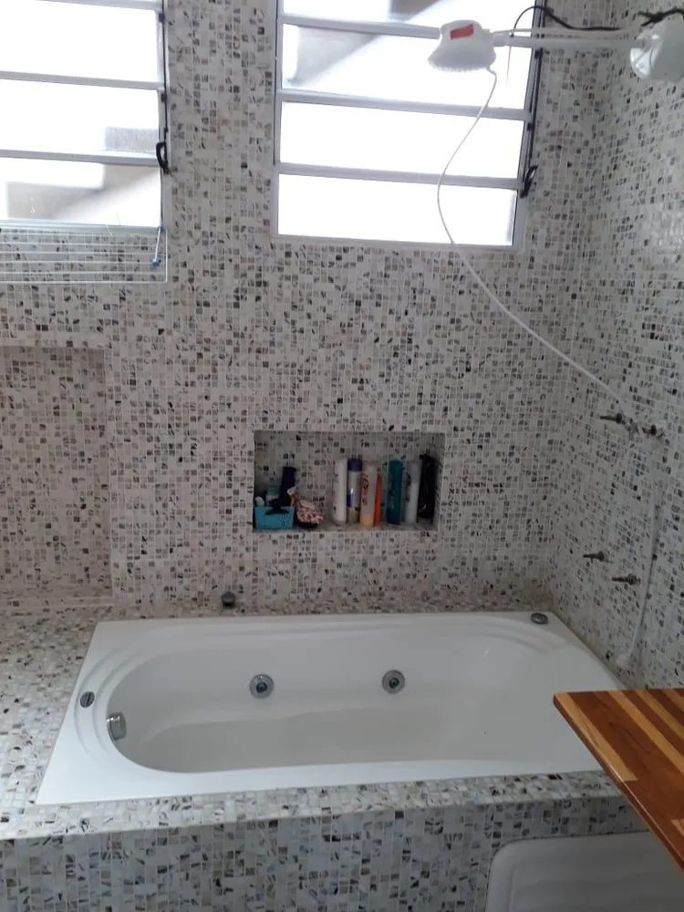 Casa, 4 quartos, 220 m² - Foto 1