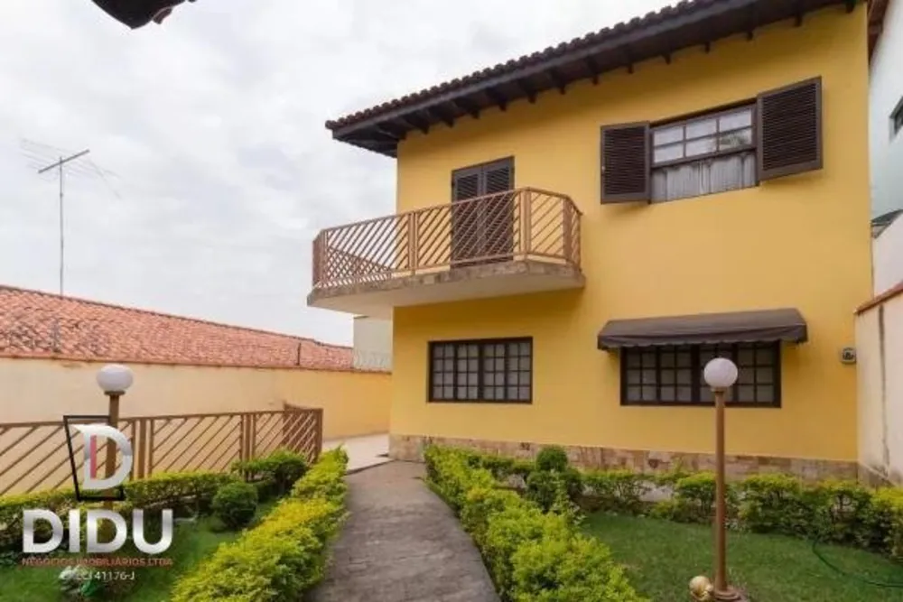 Casa, 4 quartos, 330 m² - Foto 1