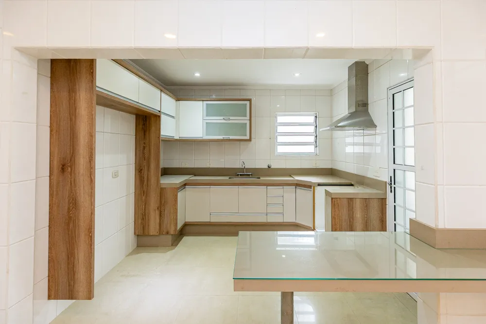Casa, 3 quartos, 219 m² - Foto 1