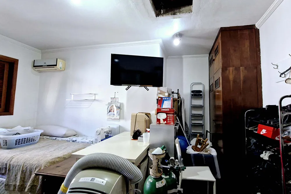 Casa, 3 quartos, 215 m² - Foto 1