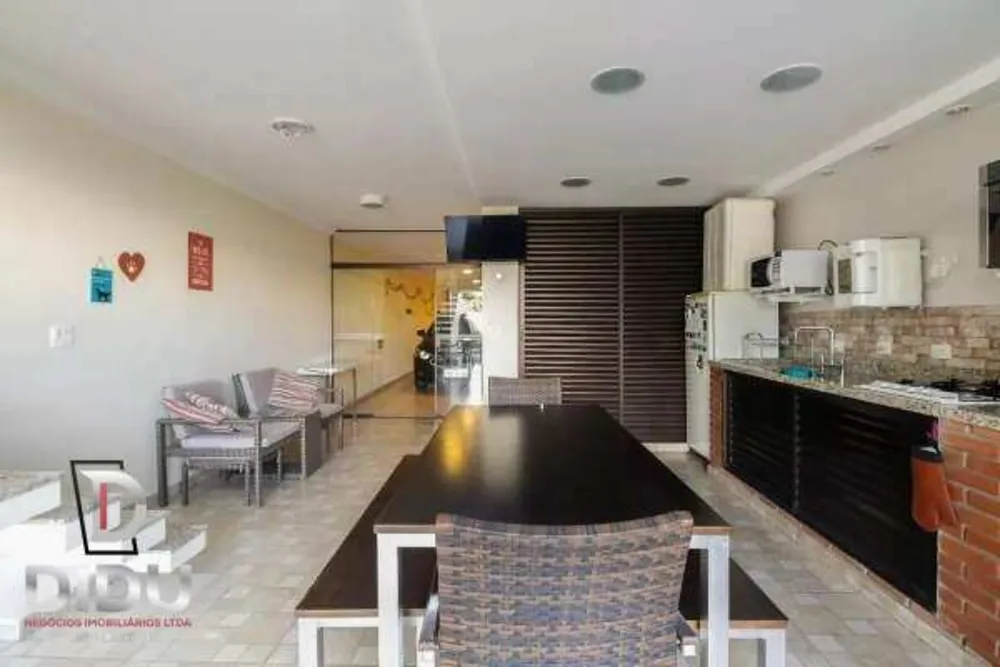 Casa, 3 quartos, 237 m² - Foto 1