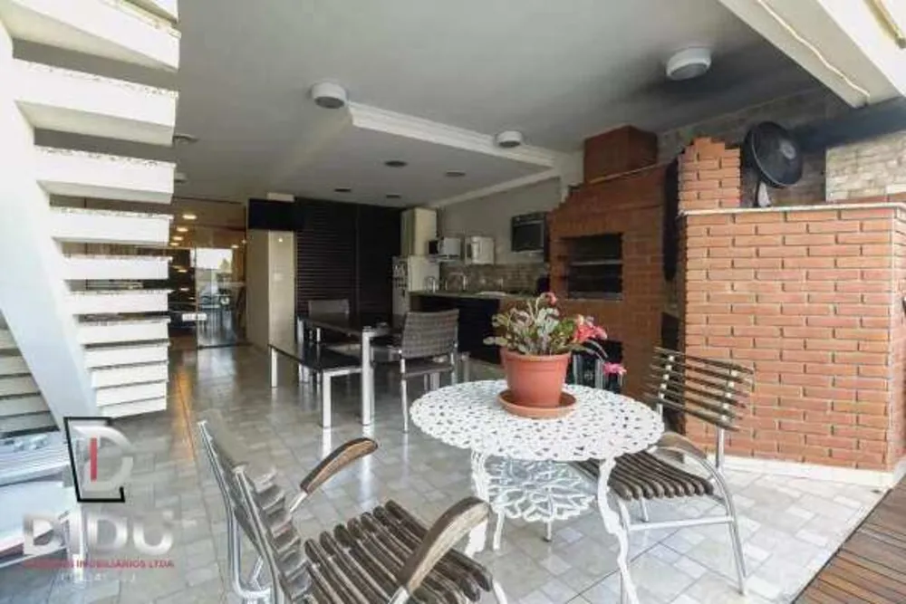 Casa, 3 quartos, 237 m² - Foto 2