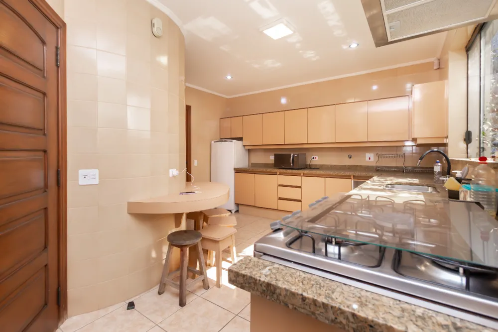 Casa, 3 quartos, 263 m² - Foto 1