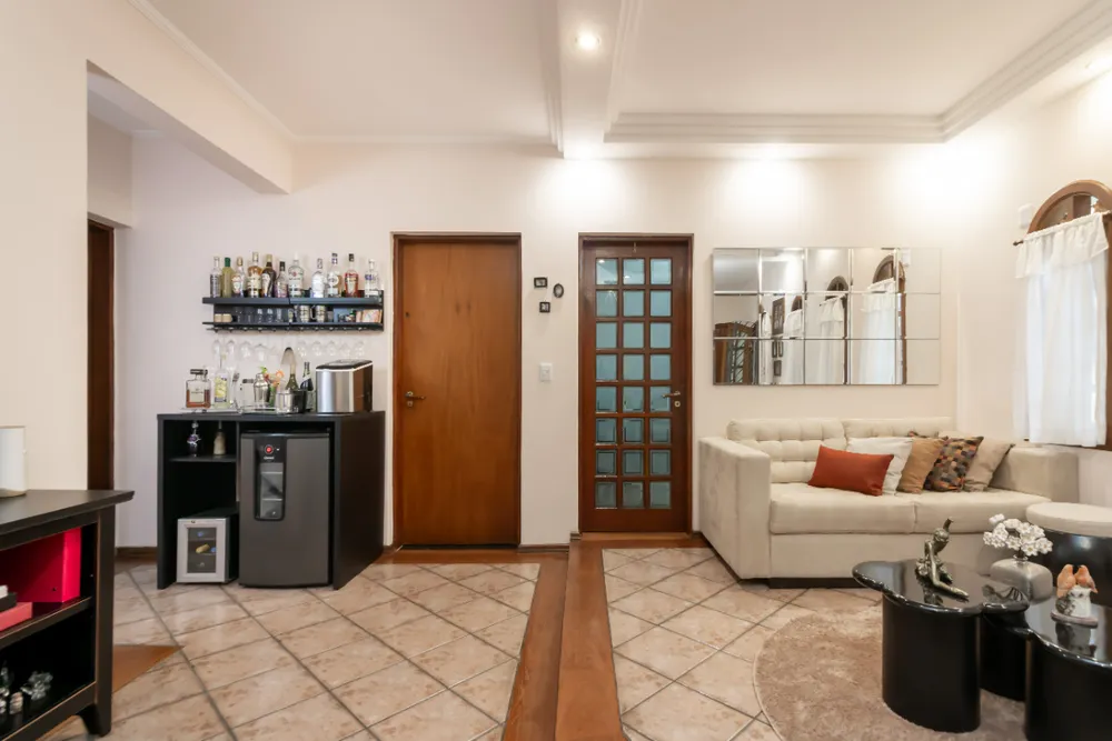 Casa, 3 quartos, 223 m² - Foto 2