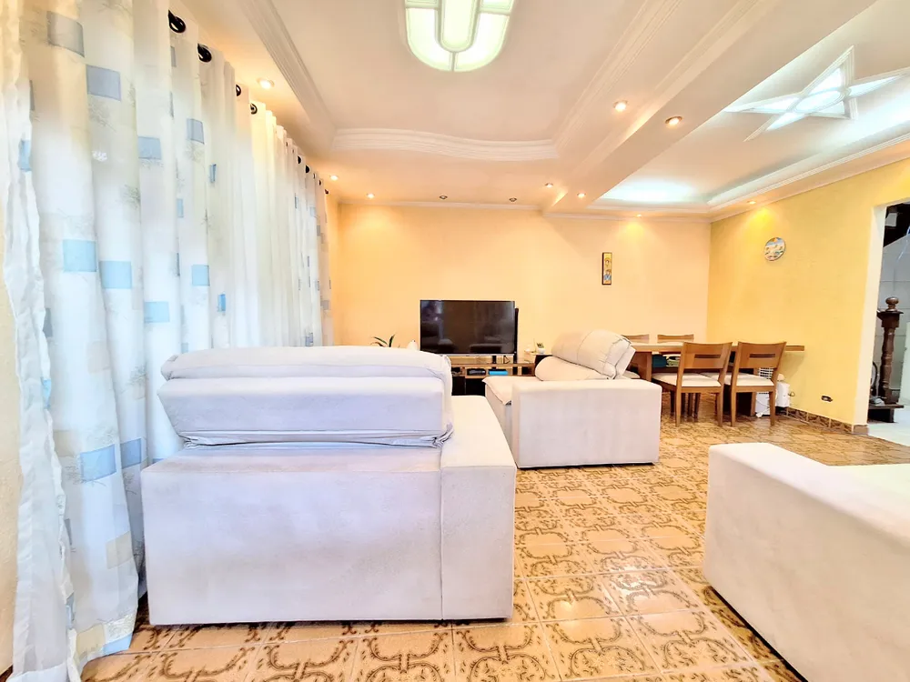 Casa, 2 quartos, 210 m² - Foto 1