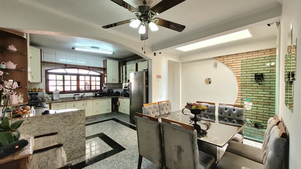 Casa, 3 quartos, 224 m² - Foto 3