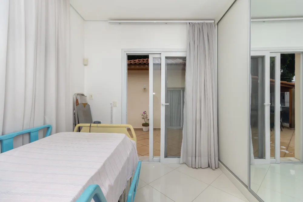 Casa, 4 quartos, 210 m² - Foto 2