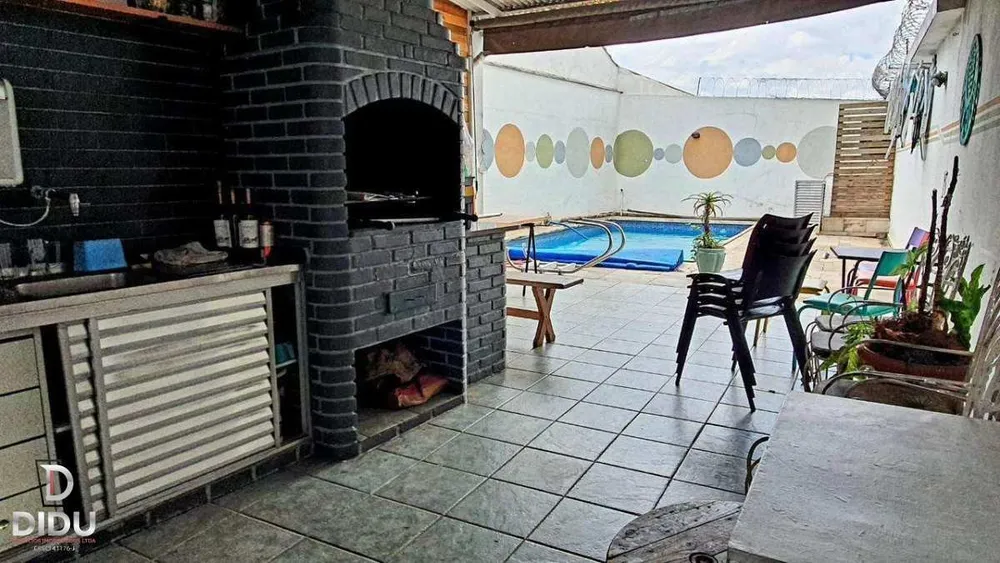 Casa, 3 quartos, 330 m² - Foto 2
