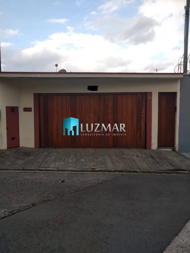 Casa, 3 quartos, 214 m² - Foto 1