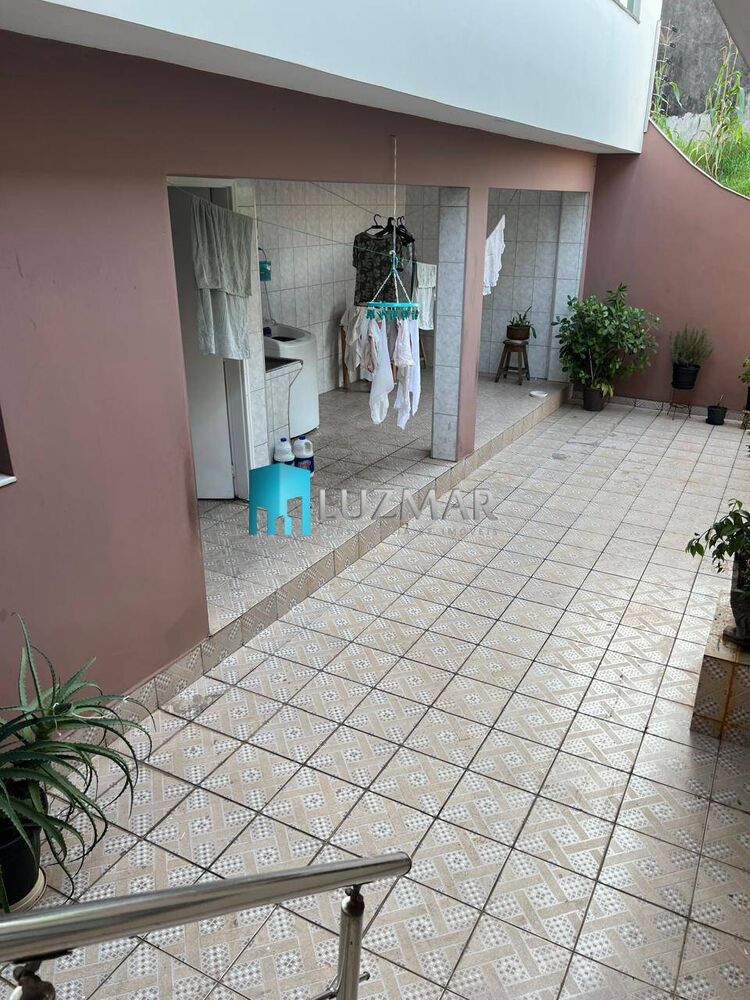 Casa à venda com 3 quartos, 290m² - Foto 4