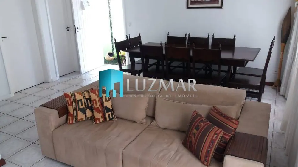 Casa, 3 quartos, 243 m² - Foto 1