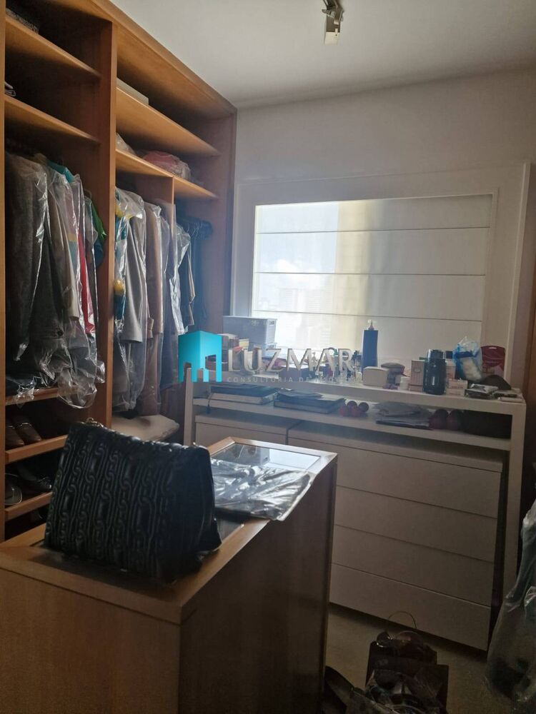 Cobertura, 3 quartos, 228 m² - Foto 1