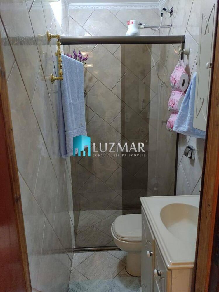 Casa à venda com 3 quartos, 178m² - Foto 2