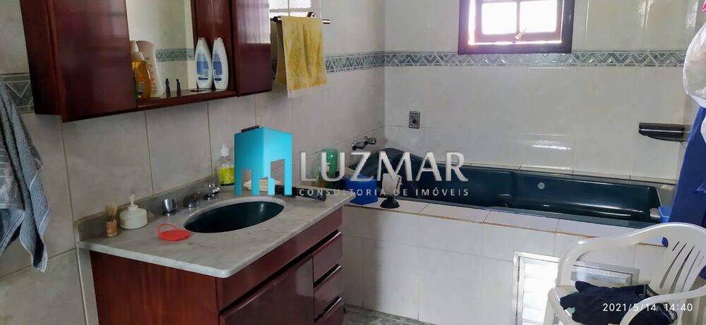Casa à venda com 3 quartos, 230m² - Foto 2