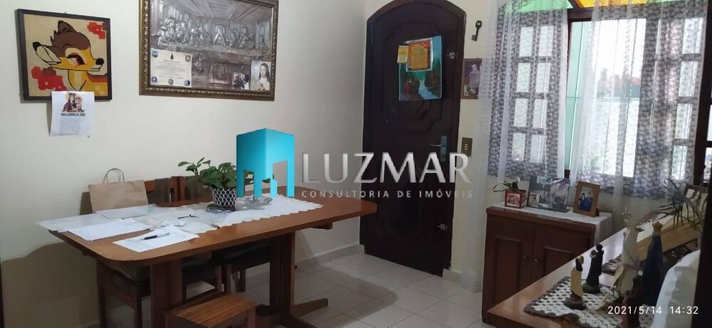 Casa à venda com 3 quartos, 230m² - Foto 4