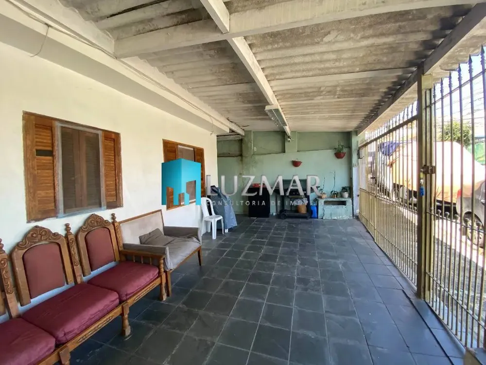 Casa, 7 quartos, 220 m² - Foto 1