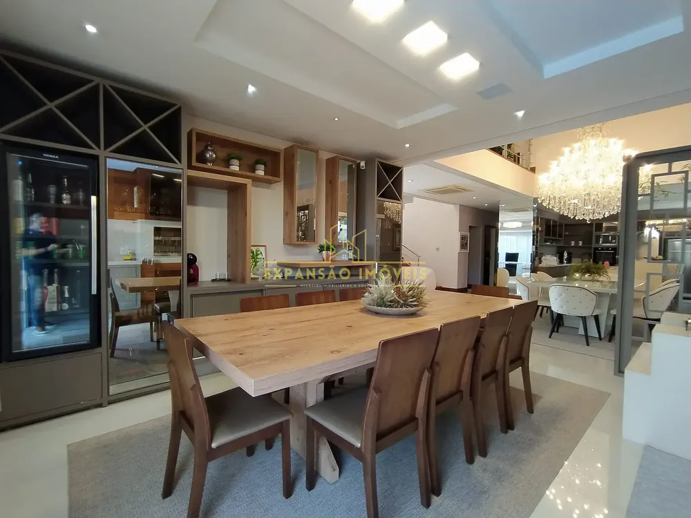 Casa, 4 quartos, 396 m² - Foto 1