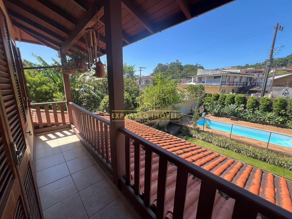 Casa, 3 quartos, 245 m² - Foto 2
