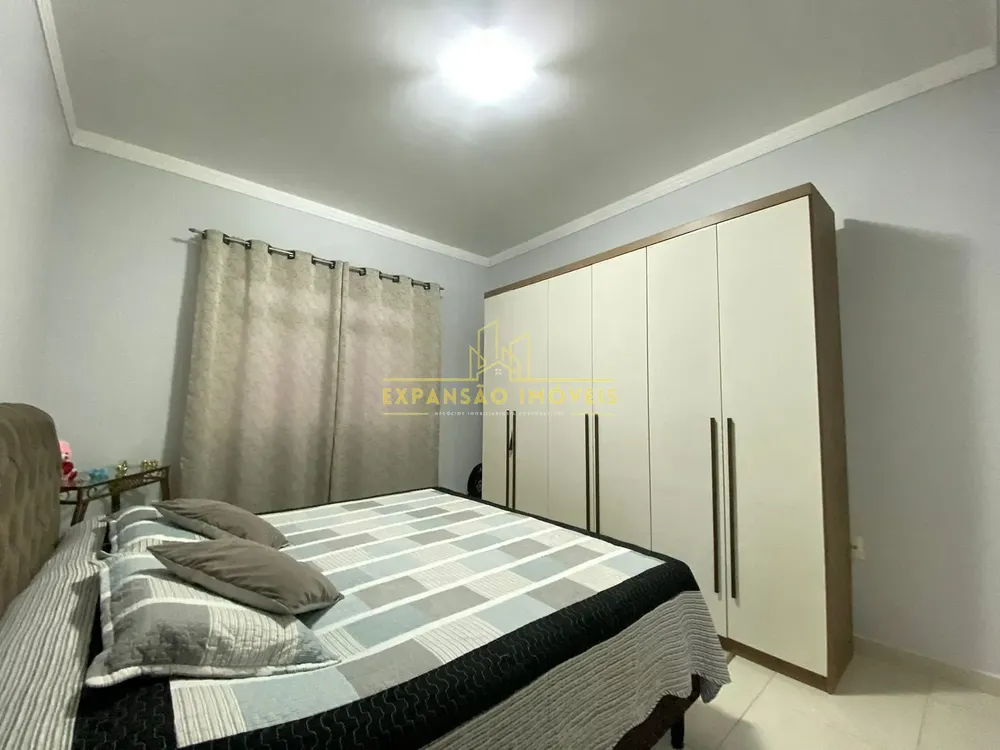 Casa, 5 quartos, 148 m² - Foto 1