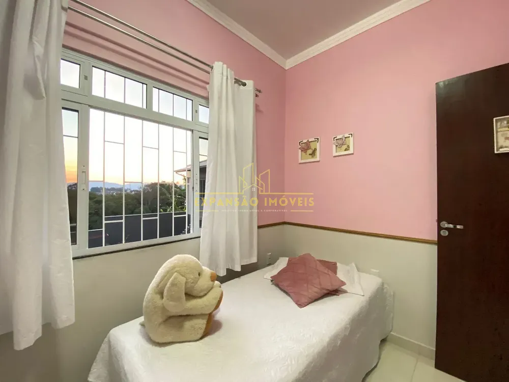 Casa, 5 quartos, 148 m² - Foto 2