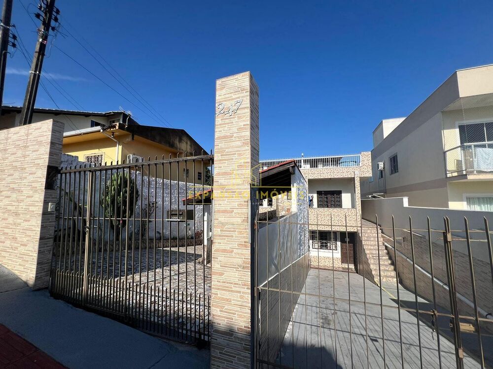 Casa, 7 quartos, 180 m² - Foto 2