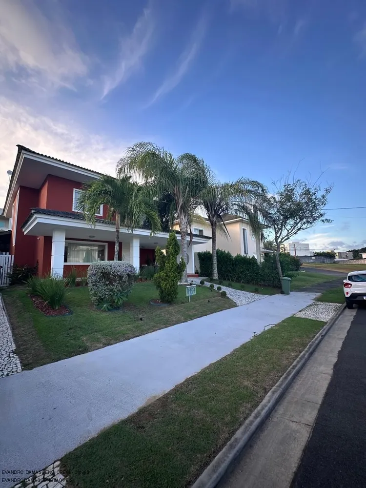 Casa, 4 quartos, 240 m² - Foto 1