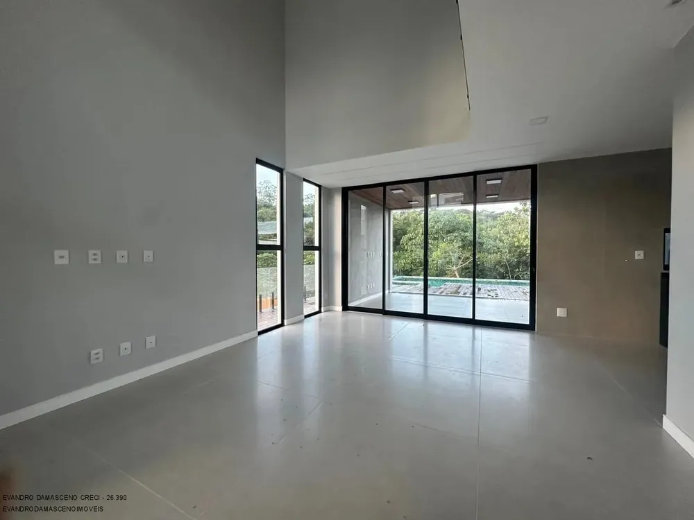 Casa, 4 quartos, 280 m² - Foto 1