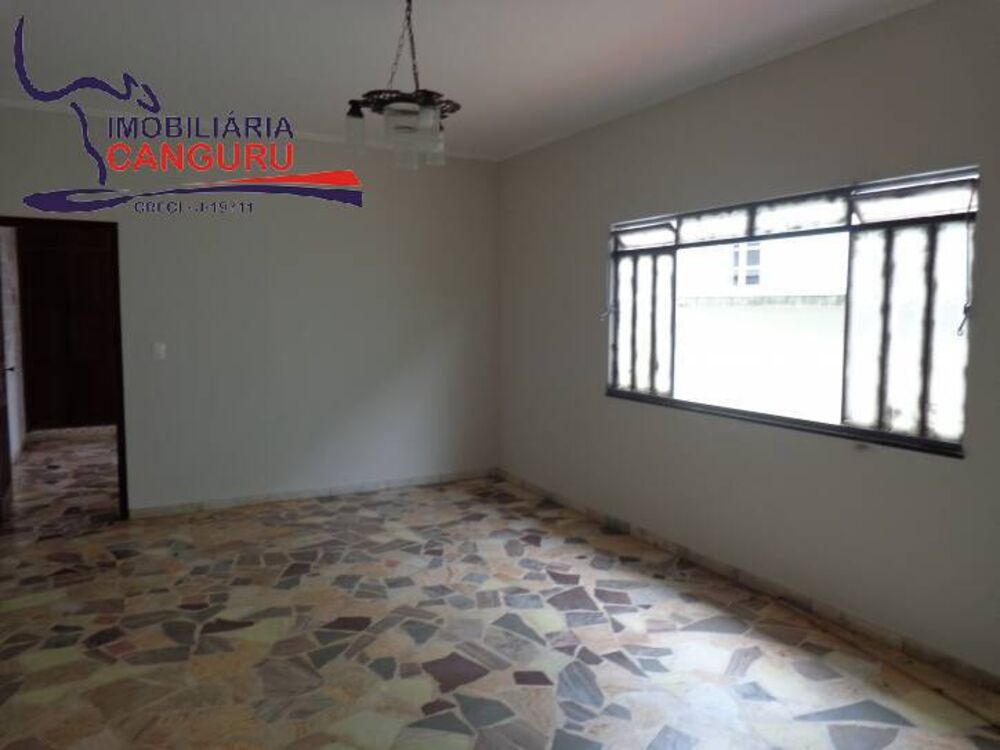 Casa à venda com 3 quartos, 204m² - Foto 2