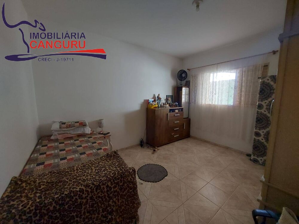 Casa à venda com 2 quartos, 151m² - Foto 1