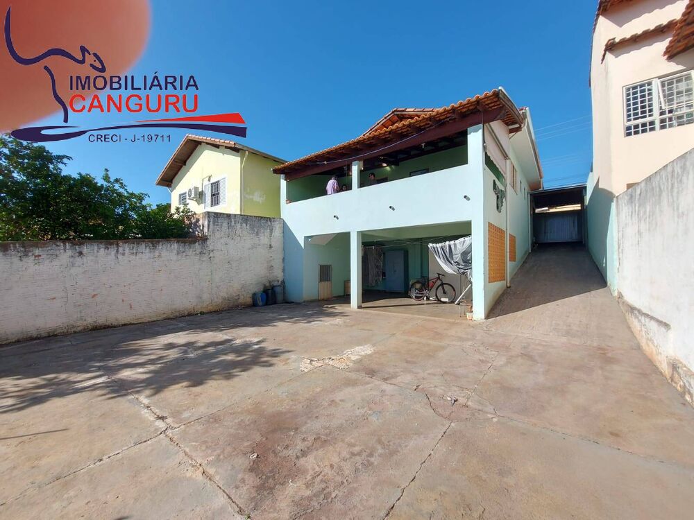 Casa à venda com 2 quartos, 151m² - Foto 2