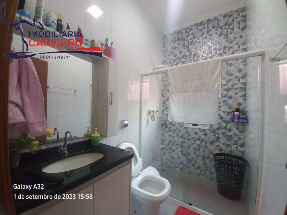 Casa à venda com 2 quartos, 78m² - Foto 1