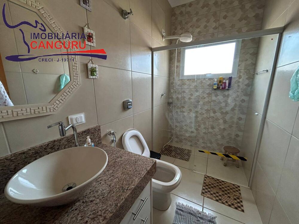 Casa à venda com 2 quartos, 210m² - Foto 2