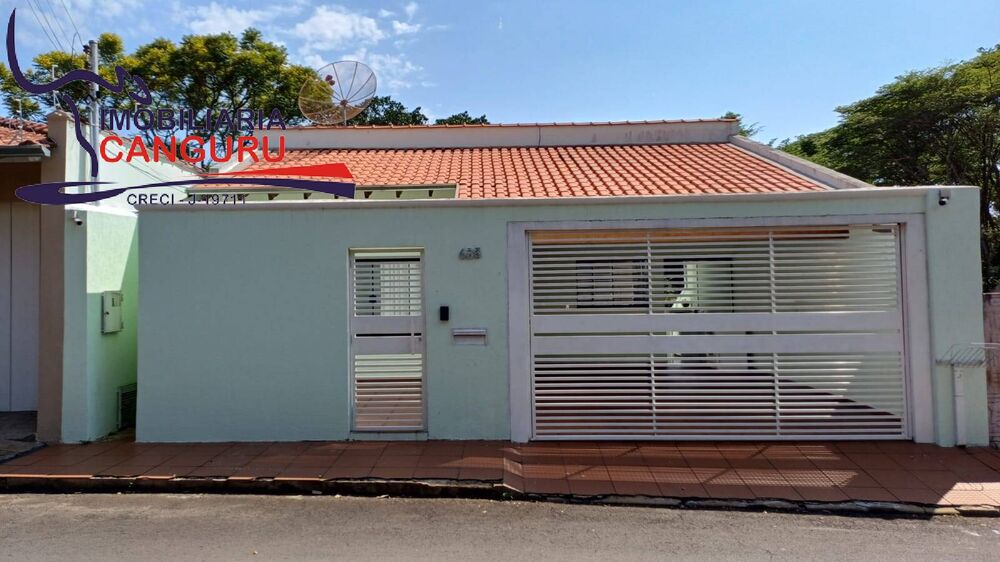 Casa à venda com 4 quartos, 208m² - Foto 1