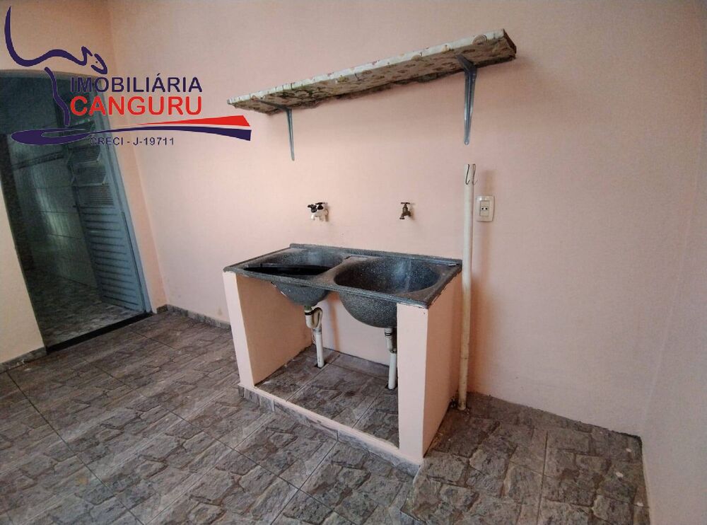 Casa à venda com 2 quartos, 128m² - Foto 3