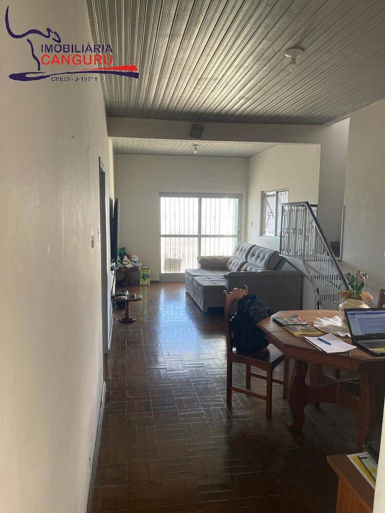 Casa à venda com 3 quartos, 208m² - Foto 3