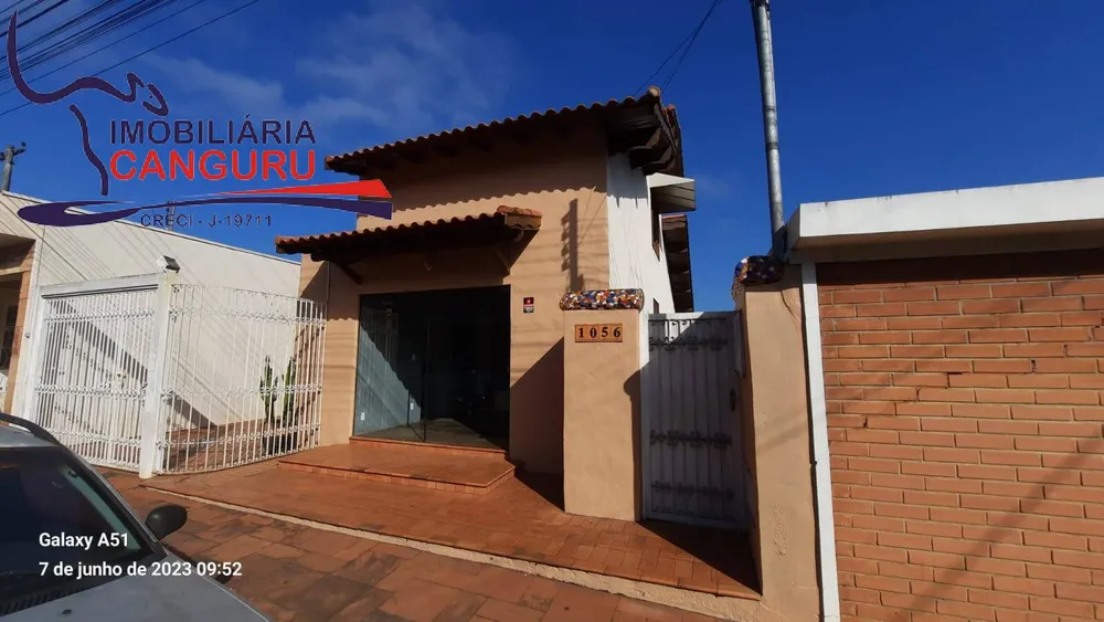 Casa, 3 quartos, 227 m² - Foto 1