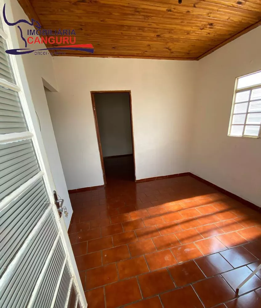 Casa à venda com 3 quartos, 84m² - Foto 2