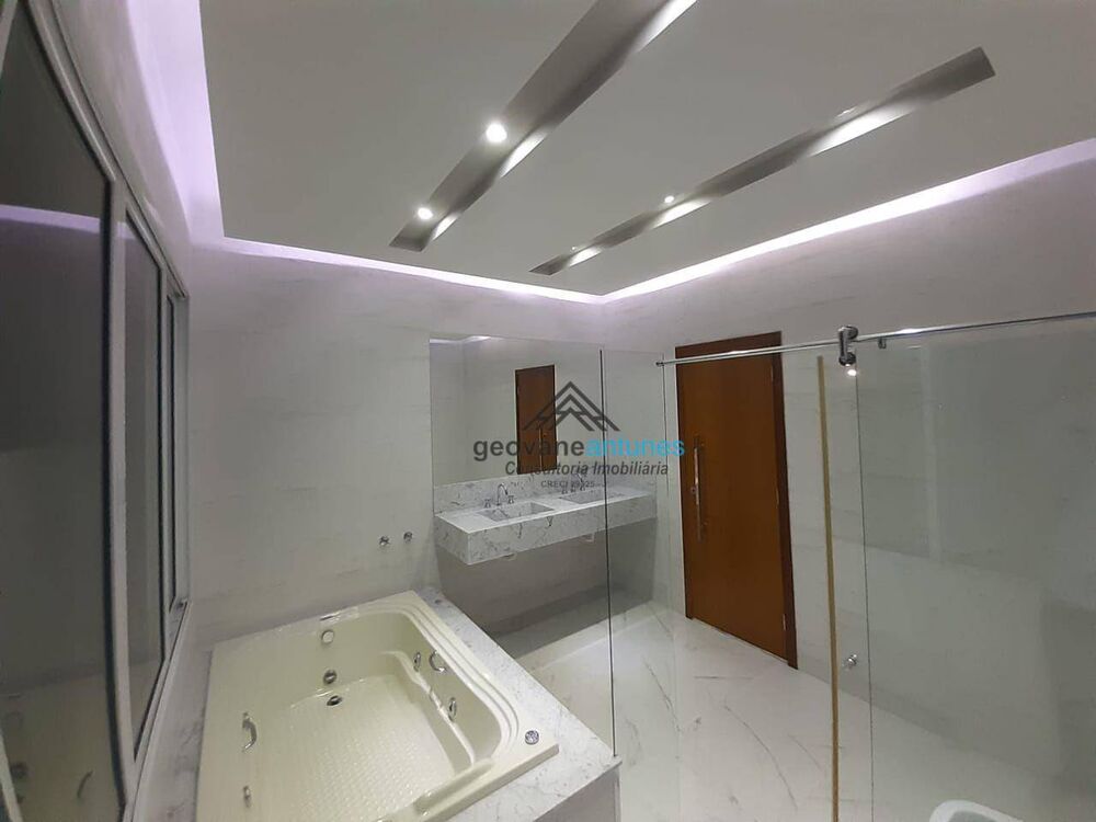 Sobrado à venda com 5 quartos, 400m² - Foto 1