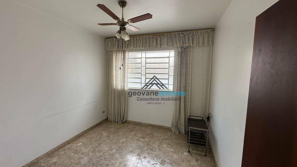 Casa à venda com 3 quartos, 260m² - Foto 2