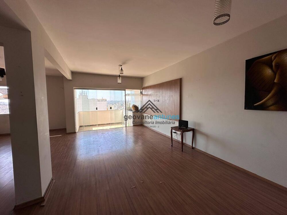 Cobertura para alugar com 3 quartos, 300m² - Foto 2