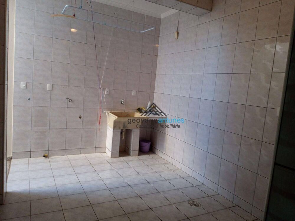 Sobrado, 3 quartos, 194 m² - Foto 3