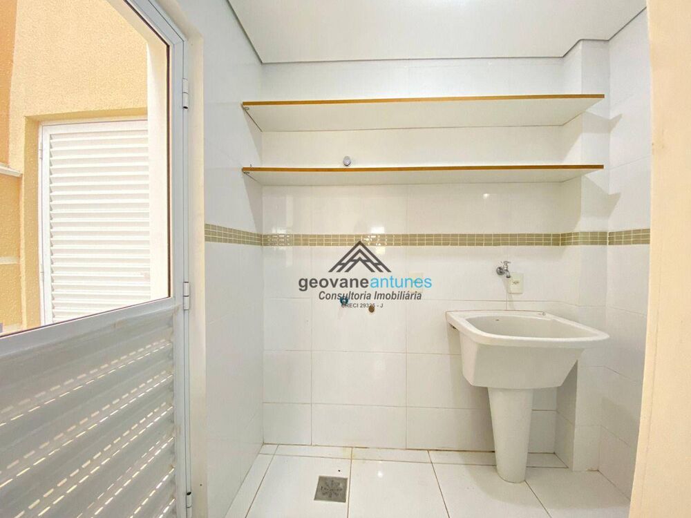 Sobrado à venda com 3 quartos, 200m² - Foto 2