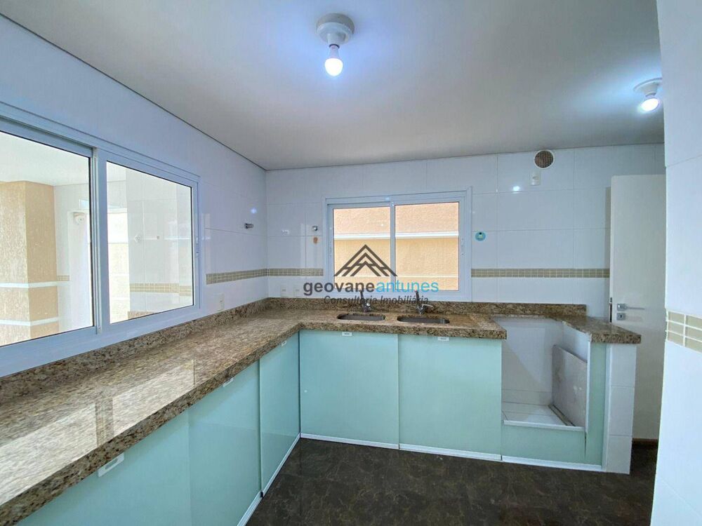 Sobrado à venda com 3 quartos, 200m² - Foto 4