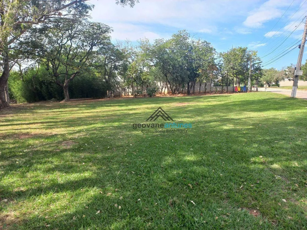 Loteamento e Condomínio, 1000 m² - Foto 1