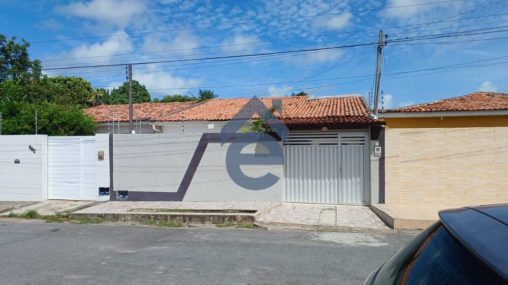 Casa à venda com 3 quartos, 180m² - Foto 1