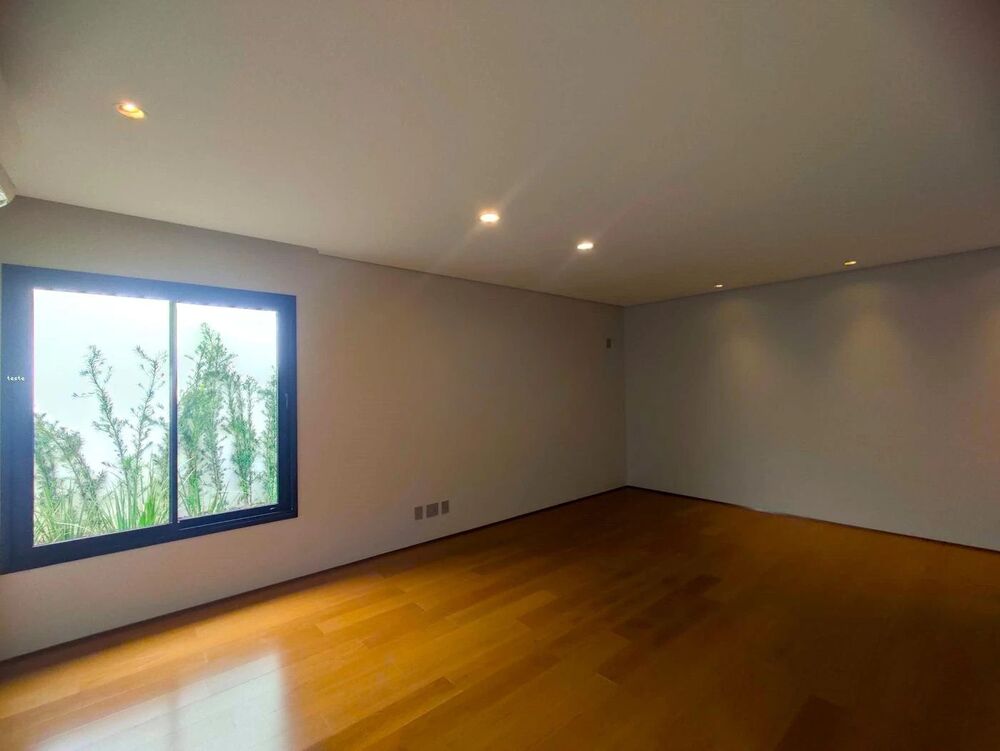 Casa à venda com 4 quartos, 650m² - Foto 37