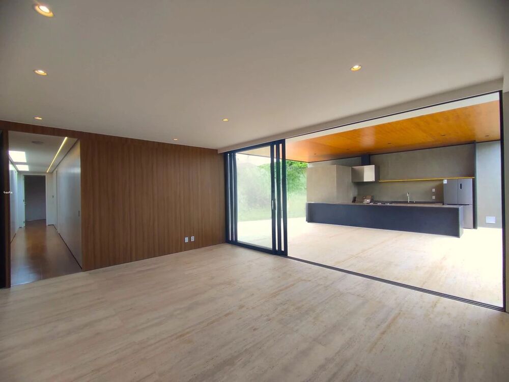 Casa à venda com 4 quartos, 650m² - Foto 42