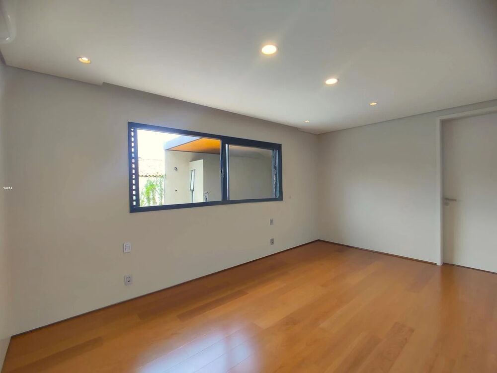 Casa à venda com 4 quartos, 650m² - Foto 16